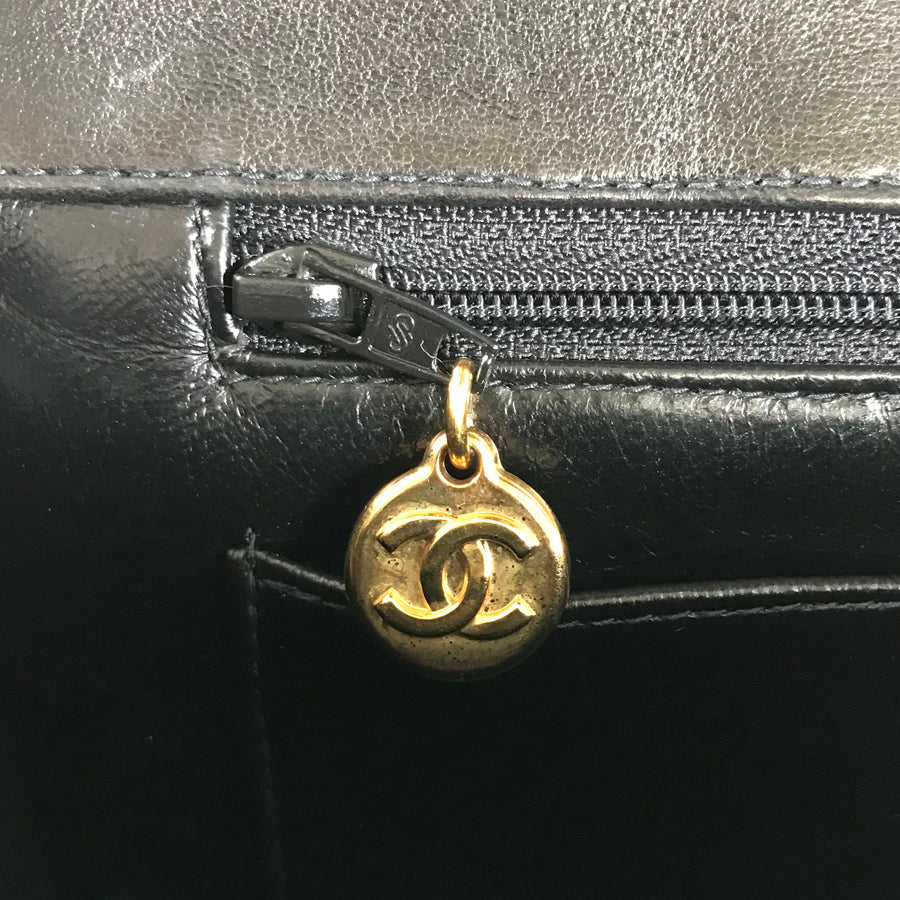 CHANEL Matelasse 25 Shoulder bag