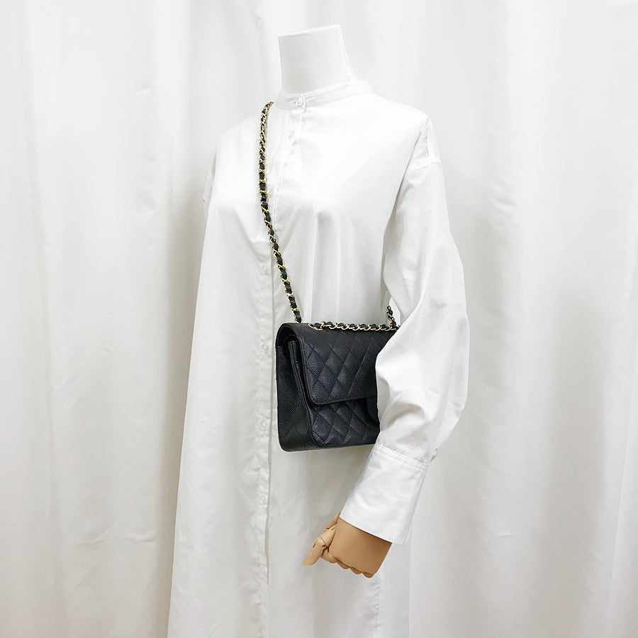 CHANEL Matelasse 25 Shoulder bag
