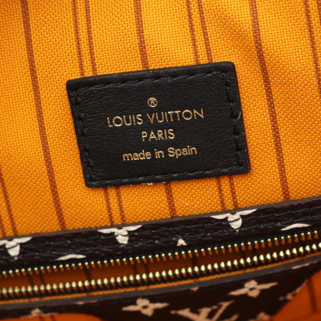 Louis Vuitton Neverfull MM Monogram Tote Bag