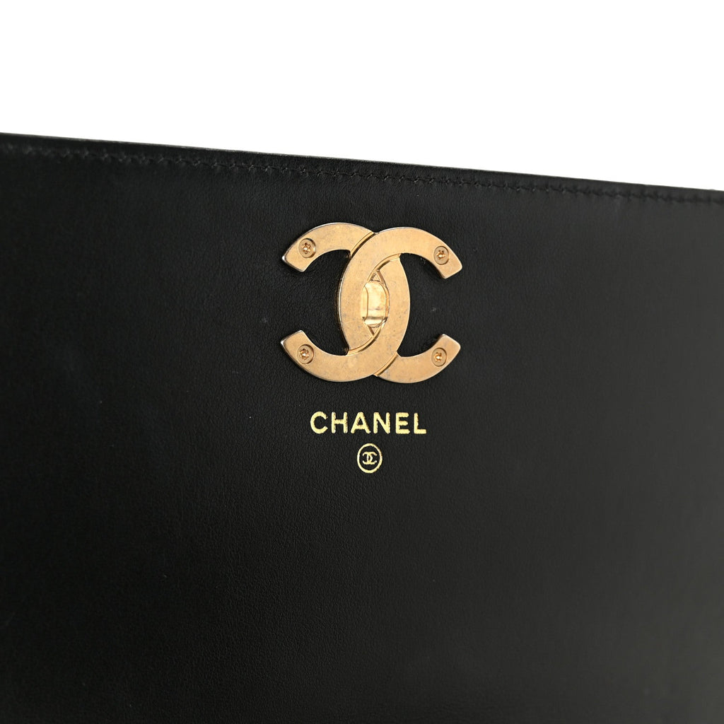 Caviar Quilted Camellia Clutch With Chain Black