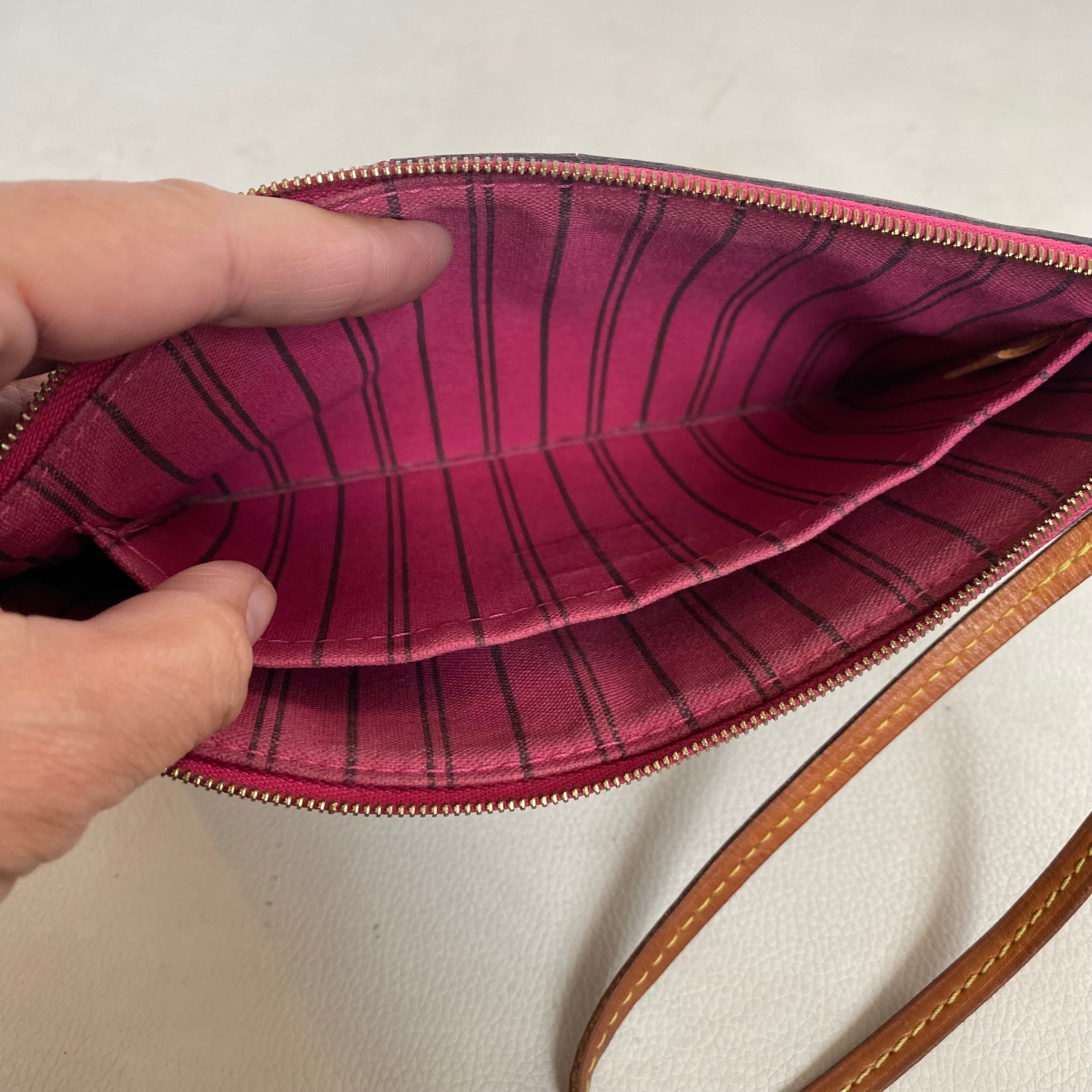 LOUIS VUITTON Monogram Neverfull GM Wristlet