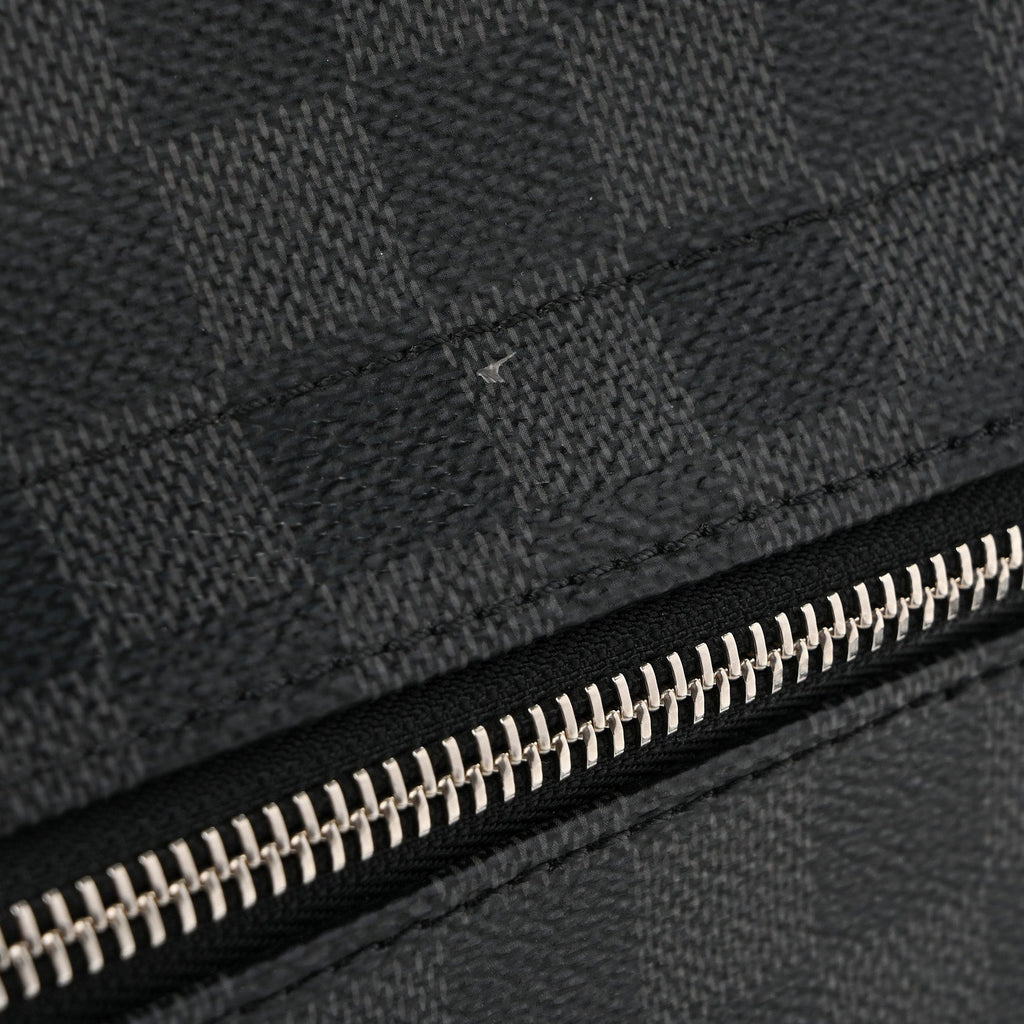 Damier Graphite District MM
