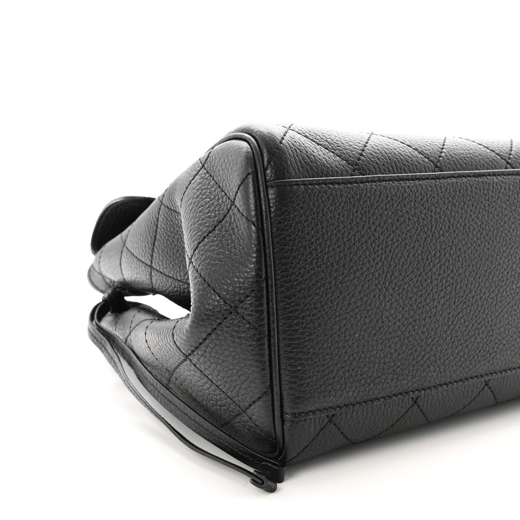 Grained Calfskin Urban Essentials Large Shopping Bag Black Black