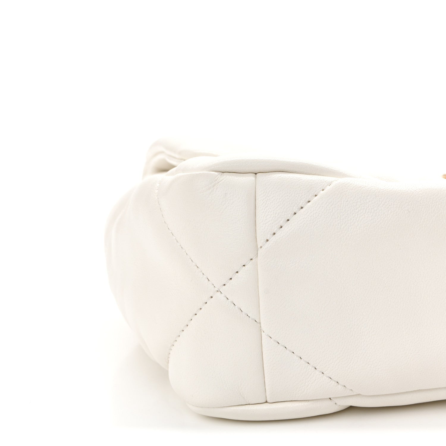 Lambskin Quilted Medium Chanel 19 Flap White