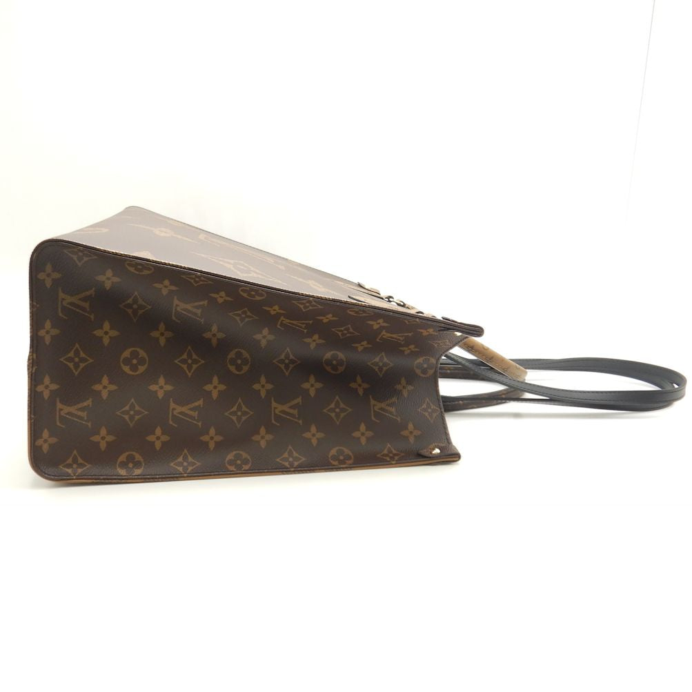 Louis Vuitton Monogram Giant OnTheGo GM Tote