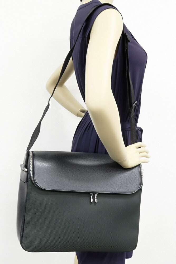 Louis Vuitton Taiga Shoulder Bag