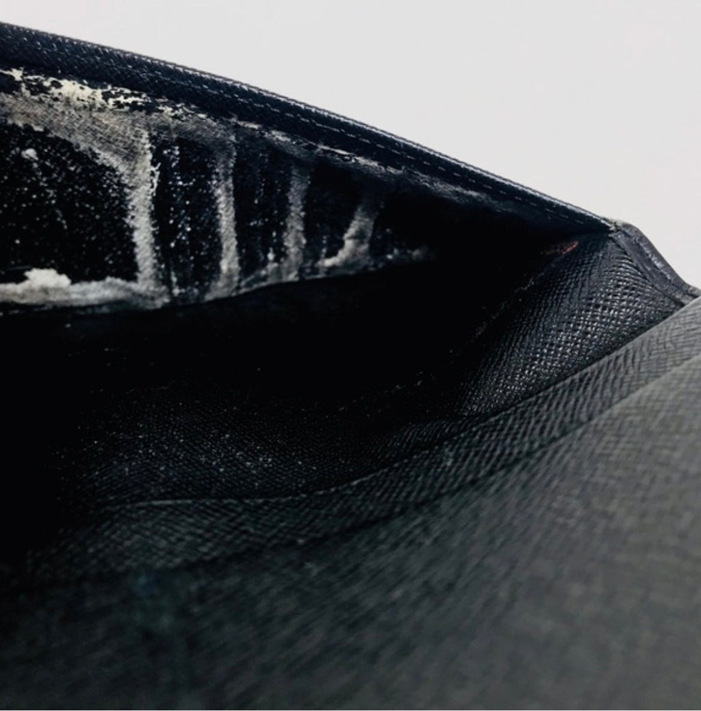 LOUIS VUITTON Epi Wallet Black