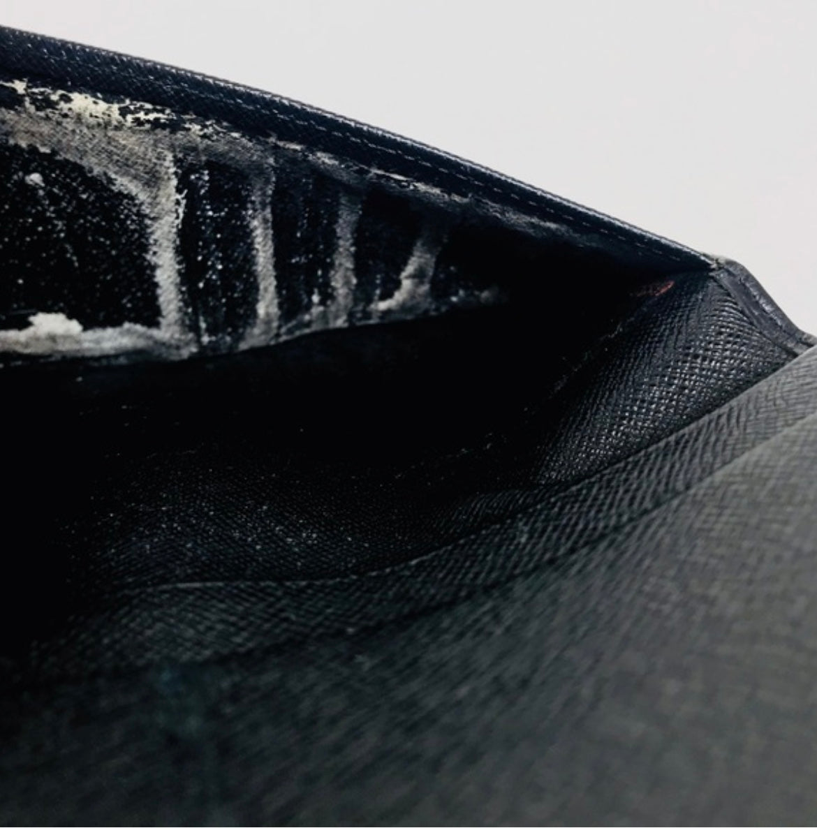 LOUIS VUITTON Epi Wallet Black
