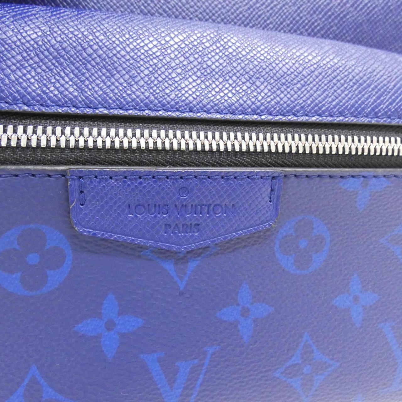 Louis Vuitton Taiga Rama Outdoor Messenger Shoulder Bag