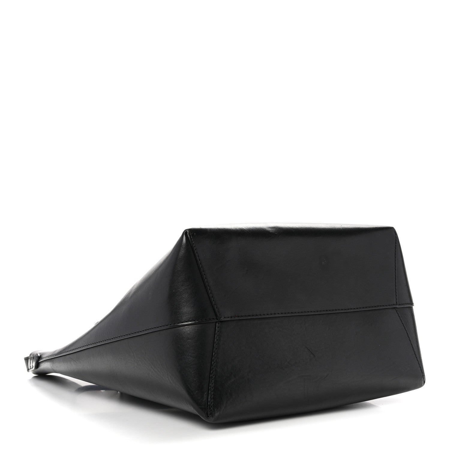 Vegetable Tanned Calfskin Bucket Bag Black Flamma