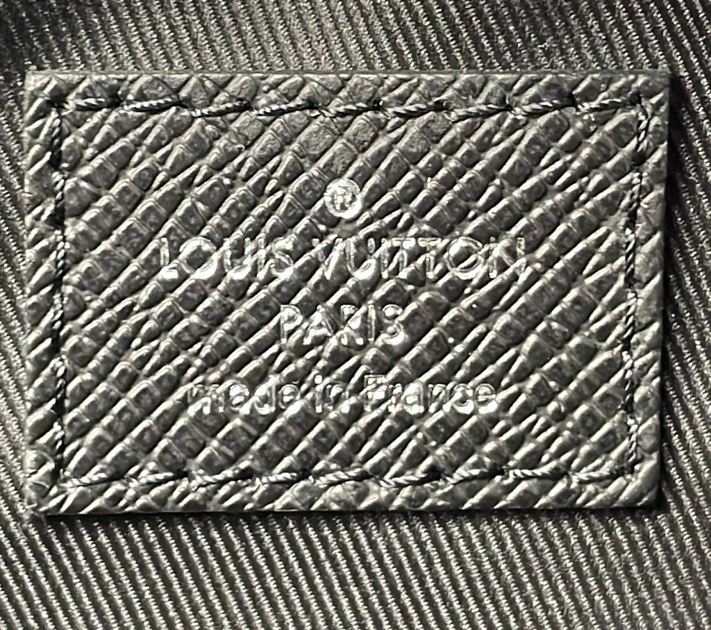 Louis Vuitton Vertical Tote Taiga Leather
