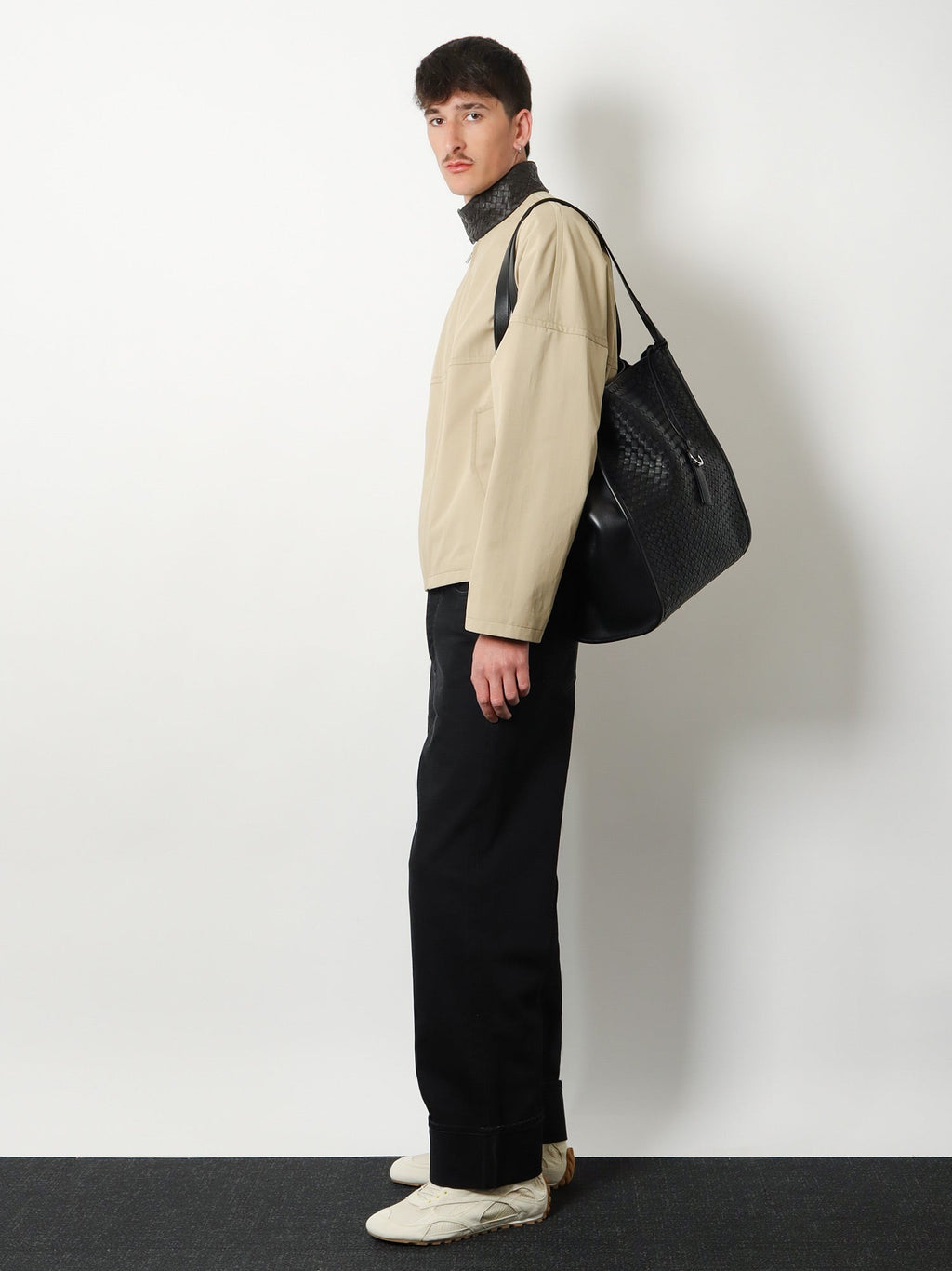 Bottega Veneta Men Corriere Leather Shoulder Bag With Intrecciato Pattern