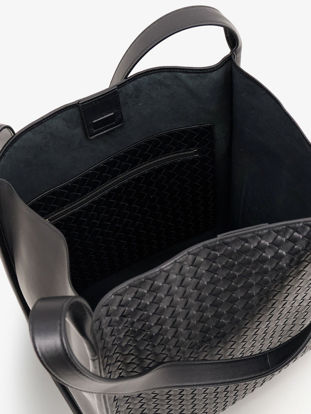 Bottega Veneta Men Corriere Leather Shoulder Bag With Intrecciato Pattern