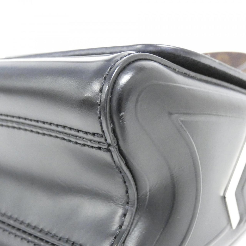 Louis Vuitton Twist Calf Shoulder Bag