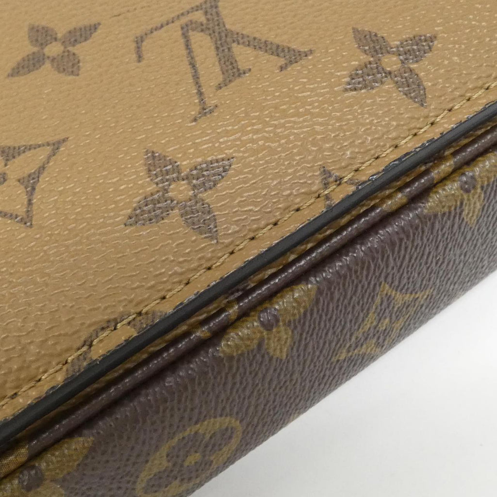 Louis Vuitton Pochette Metis Monogram Shoulder Bag