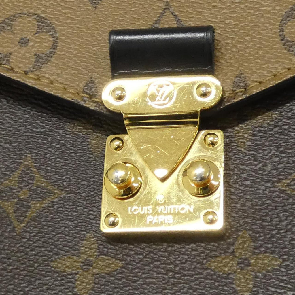 Louis Vuitton Pochette Metis Monogram Shoulder Bag