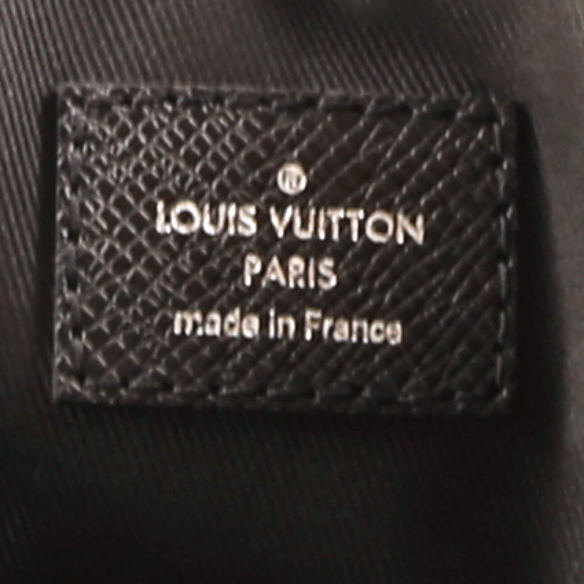 Louis Vuitton Vertical Tote Taiga Leather