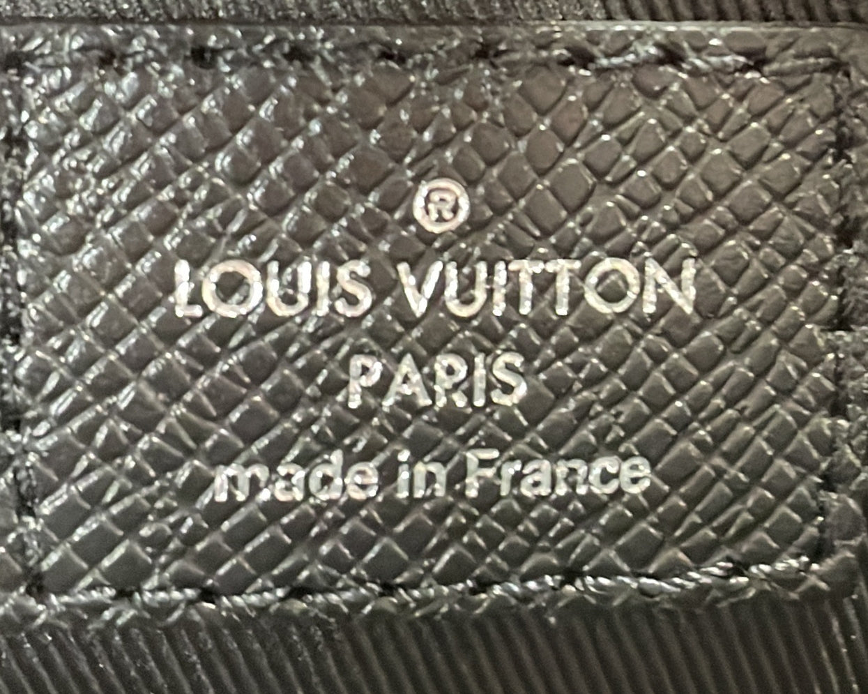 Louis Vuitton Vertical Tote Taiga Leather
