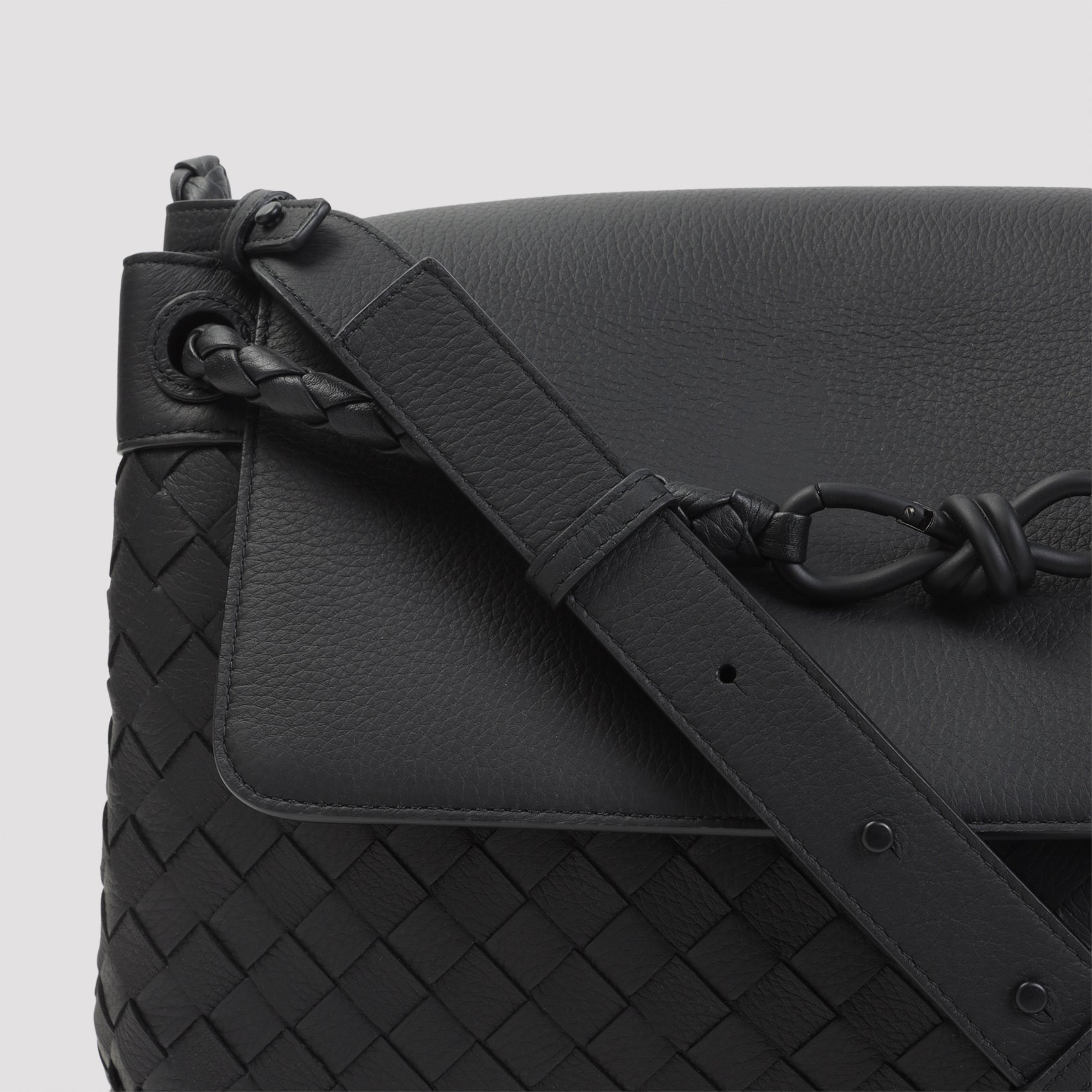 Bottega Veneta Andiamo Intrecciato Messanger Unisex