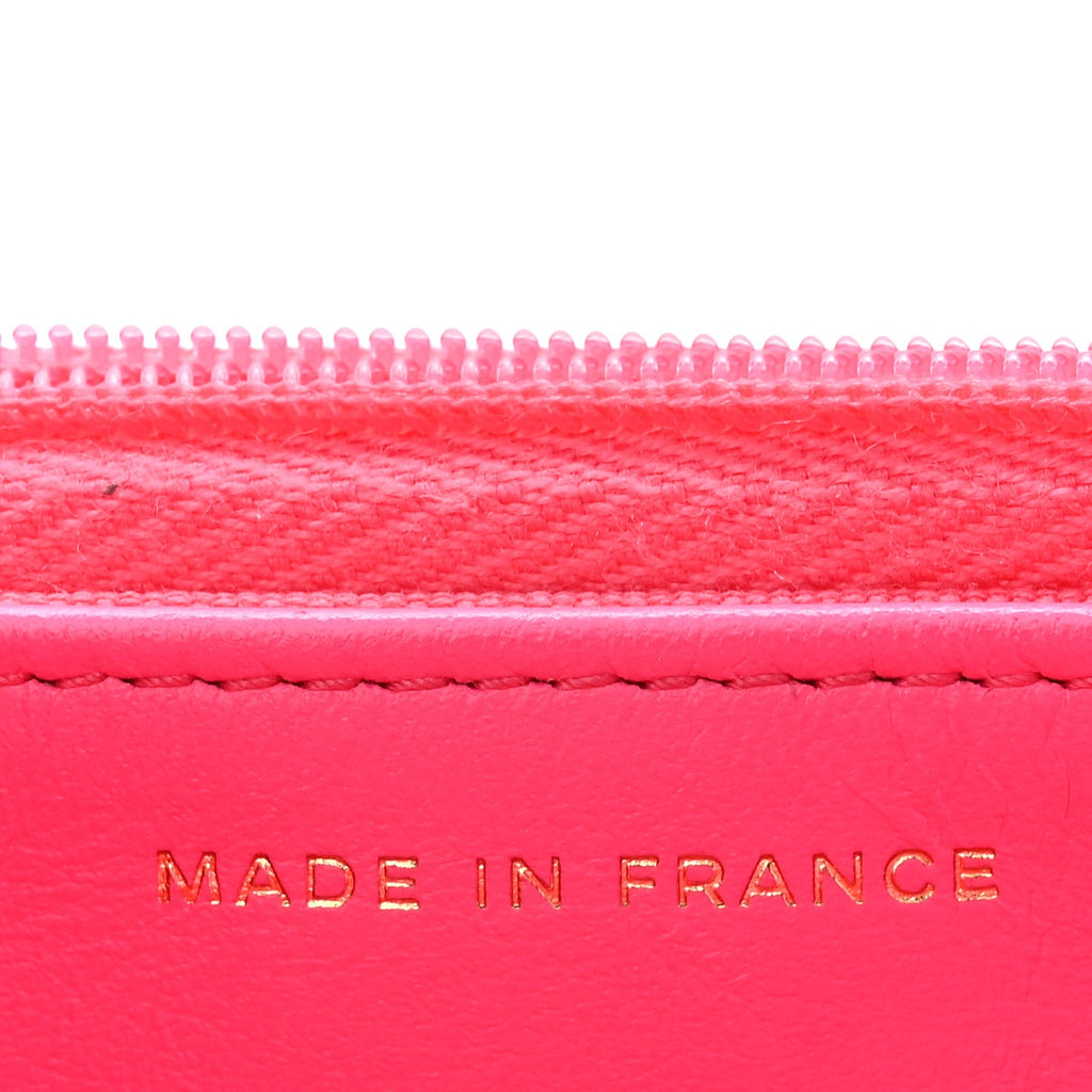 Caviar Quilted Wallet on Chain WOC Fuchsia