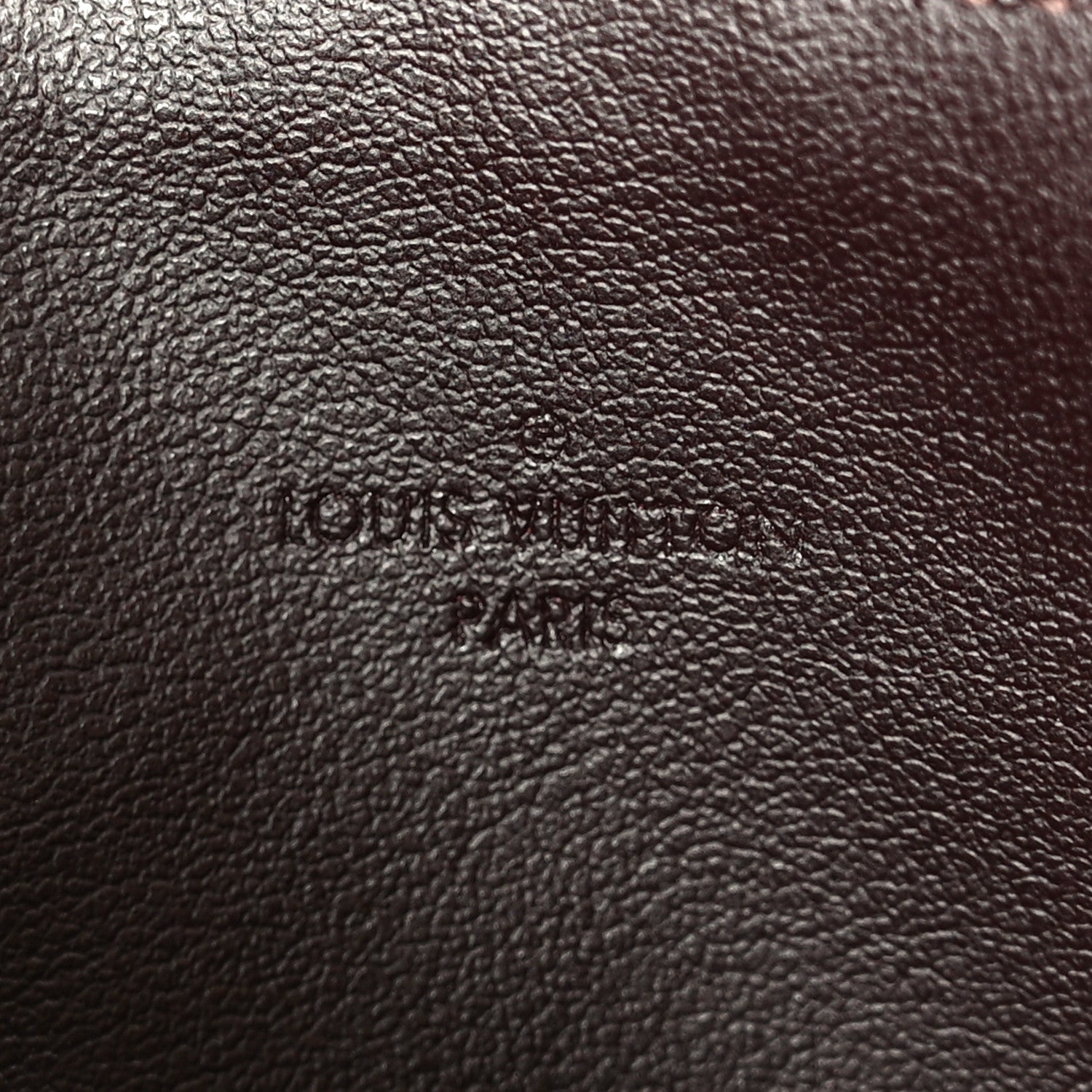 Vernis Pochette Felicie Chain Wallet Amarante