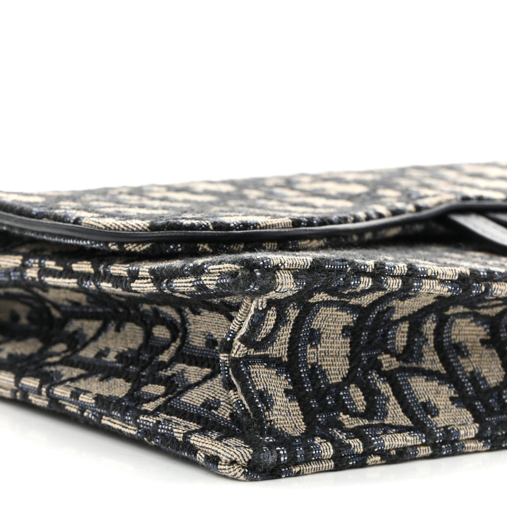 Oblique Saddle Chain Pouch Blue