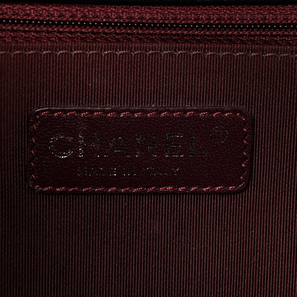 Calfskin Caviar Suede Chevron New Medium Boy Flap Black
