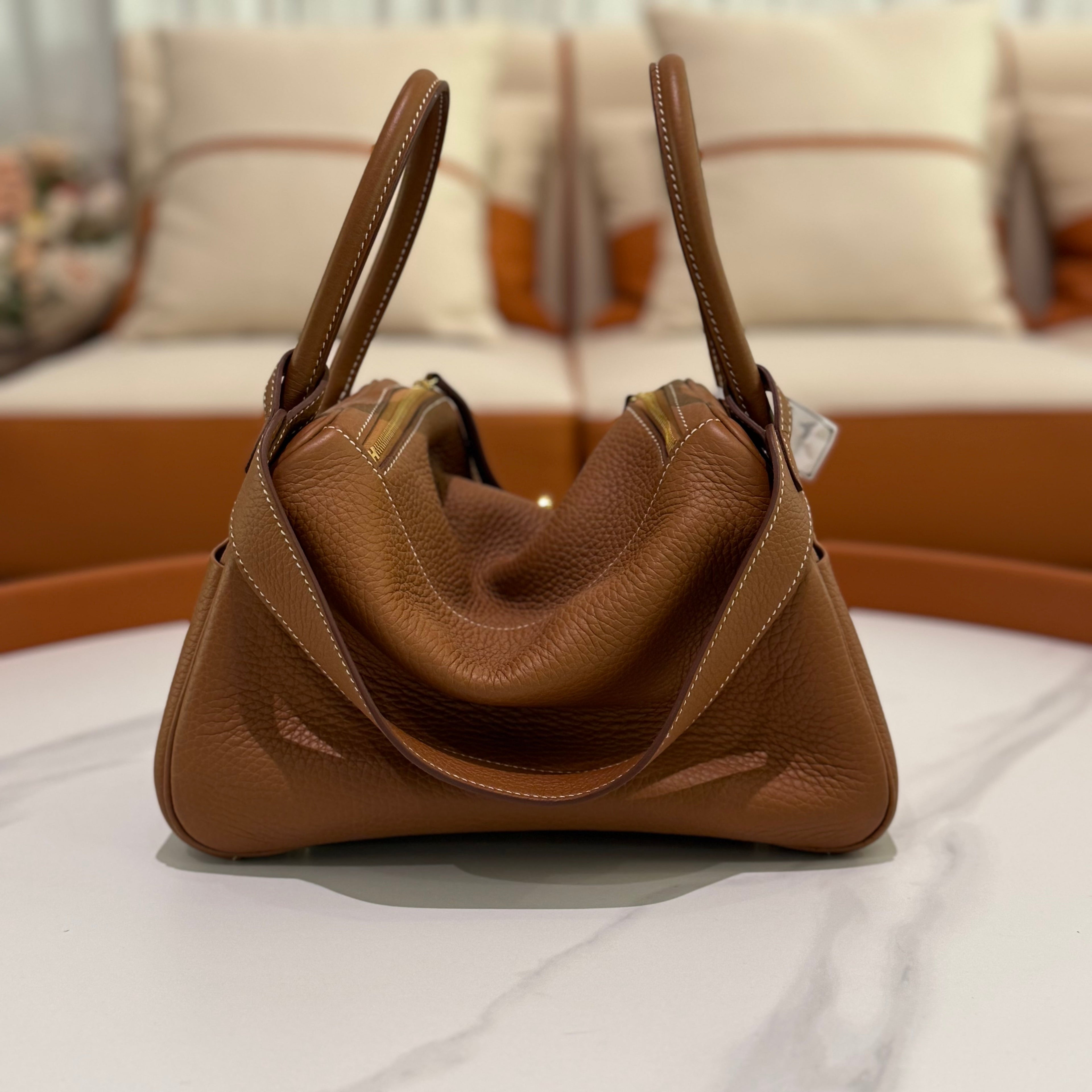 HERMÈS LINDY 26 BROWN WITH GOLD HARDWARE TC LEATHER