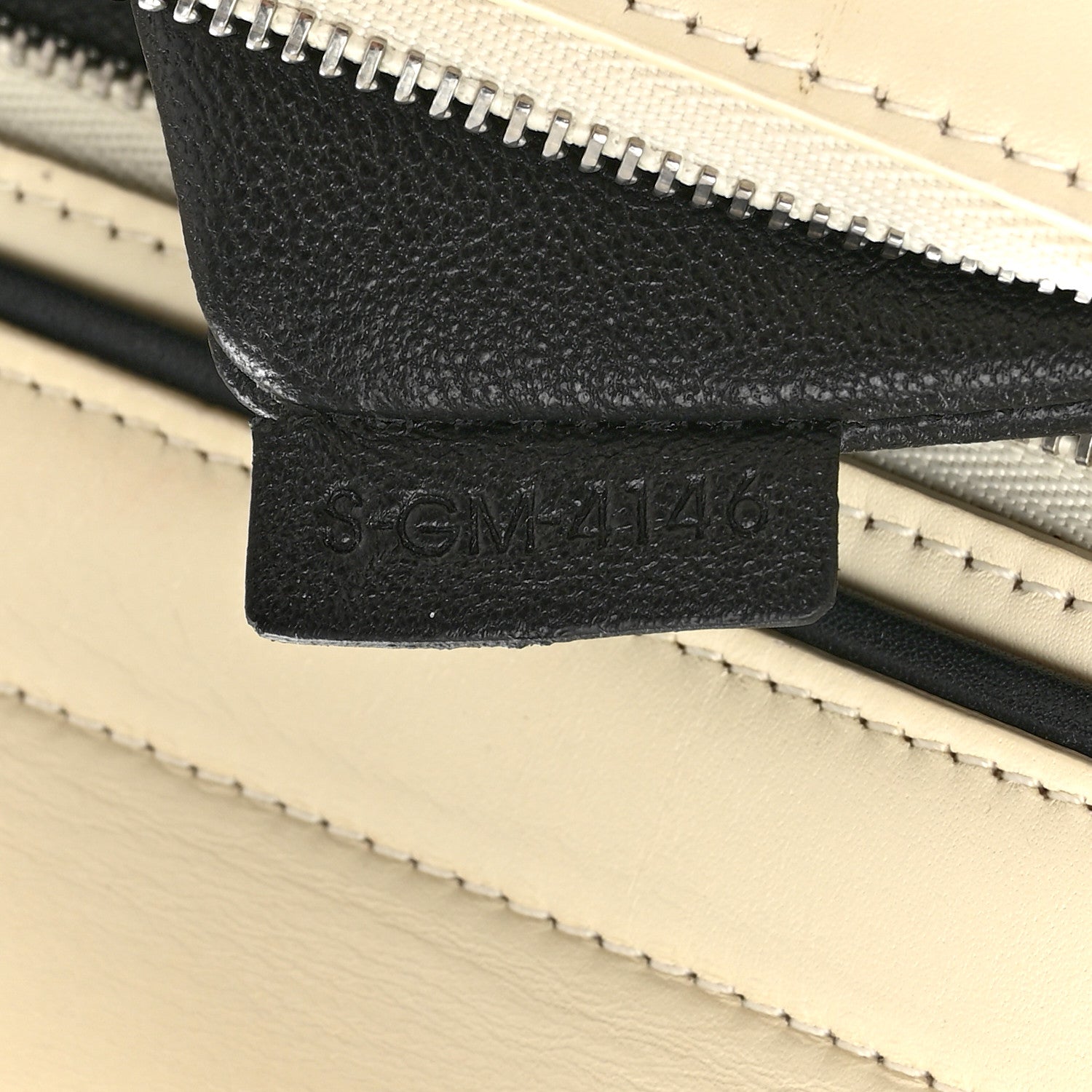 Smooth Calfskin Small Trapeze White Black