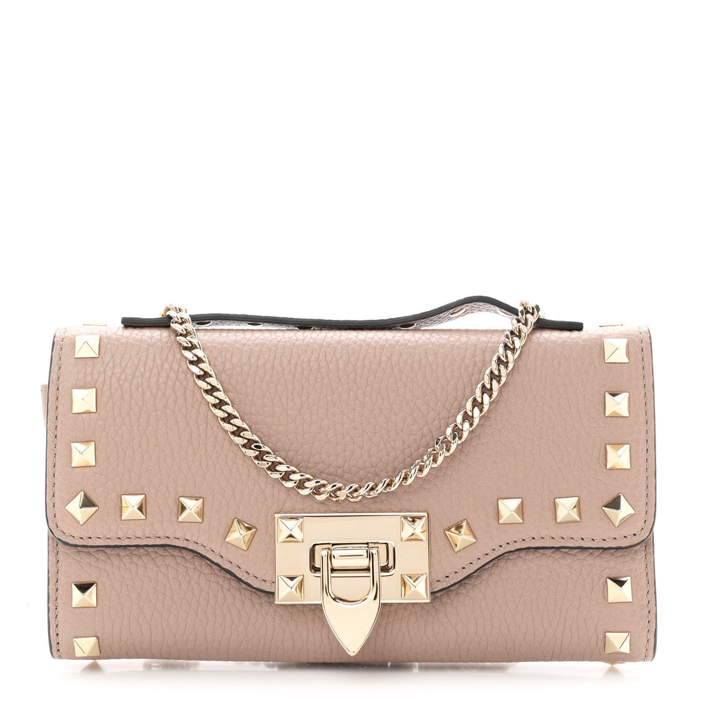Pebbled Calfskin Rockstud Flip Lock Wallet On Chain Poudre