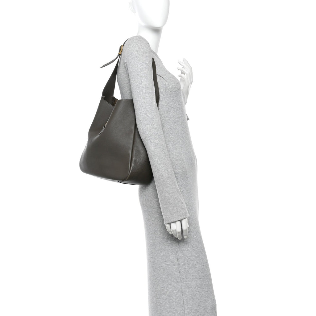 Smooth Calfskin Large Le 5 A 7 Soft Hobo Light Musk