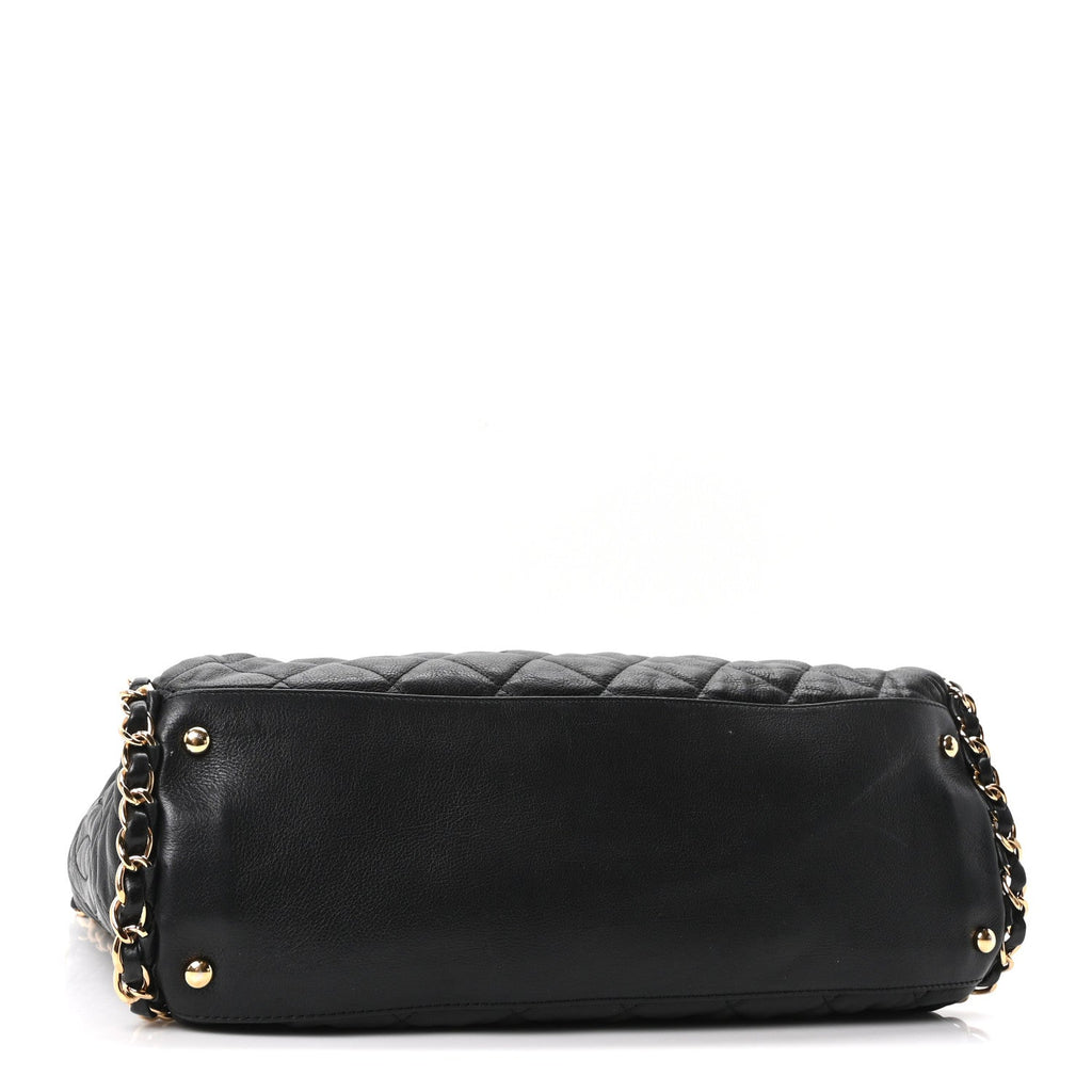Calfskin Quilted Medium Chain Me Hobo Black