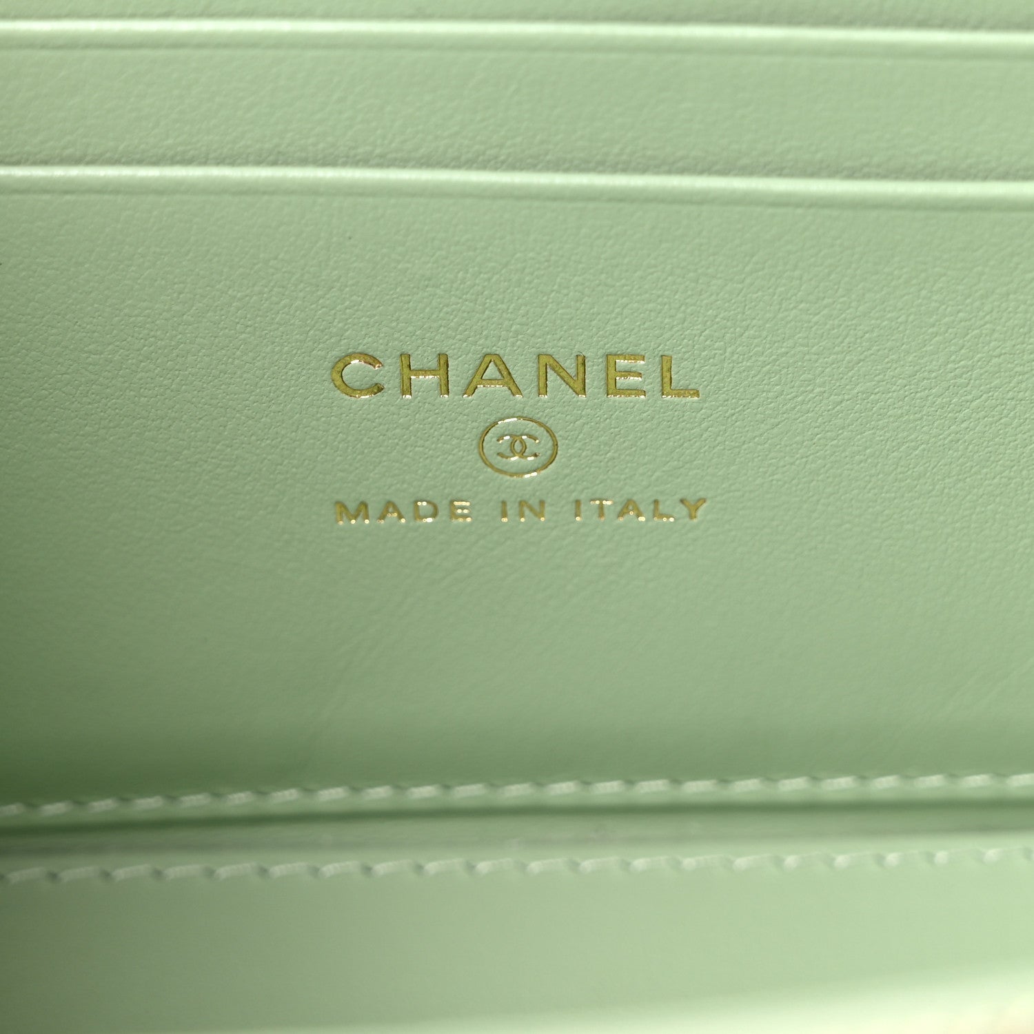 Caviar Quilted Small Vanity Case With Chain Light Green