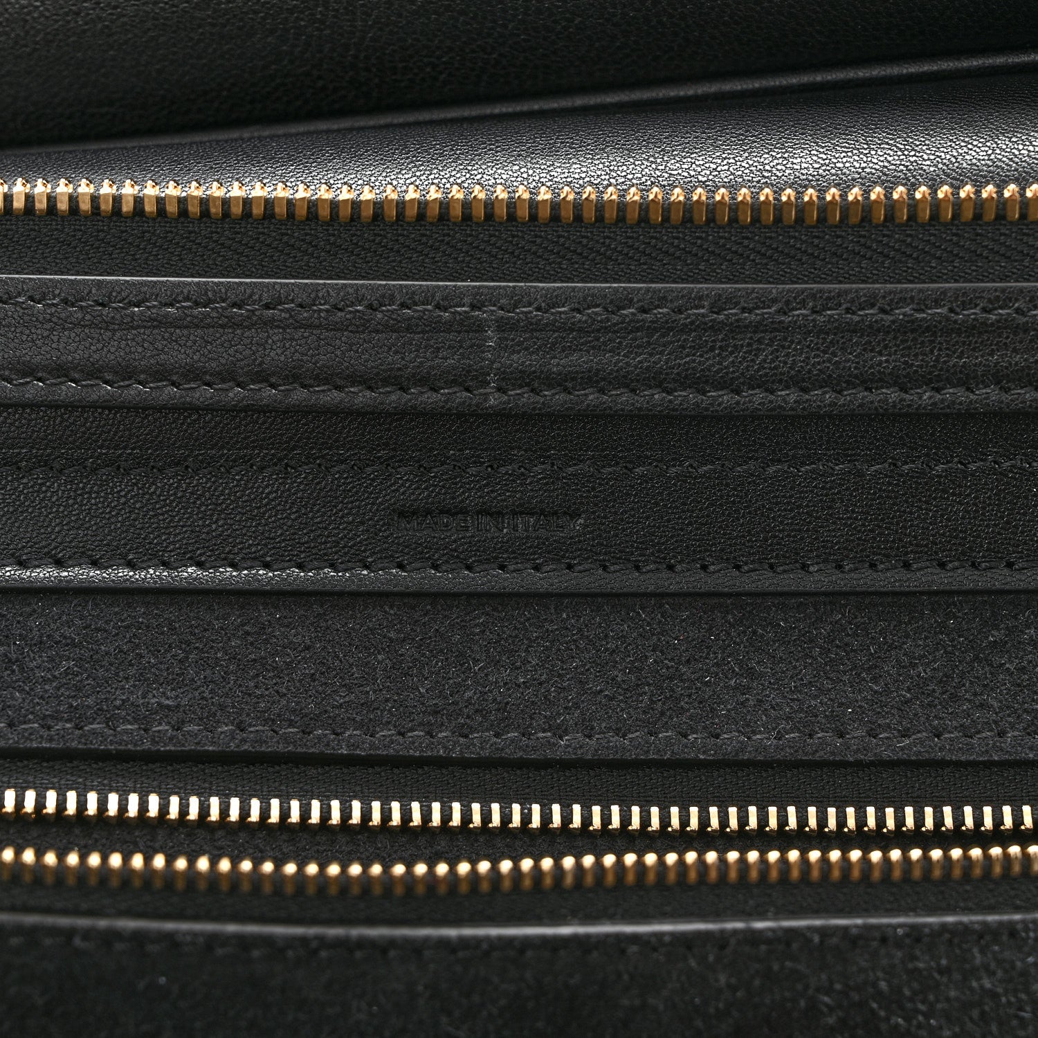Supple Shiny Lambskin Medium Smiling New Luggage Black