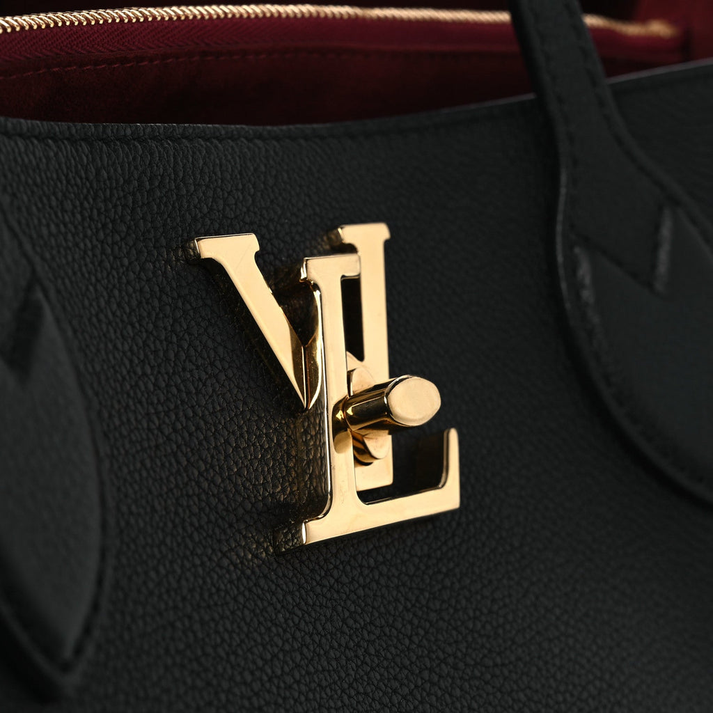 Grained Calfskin Lockme Shopper Black
