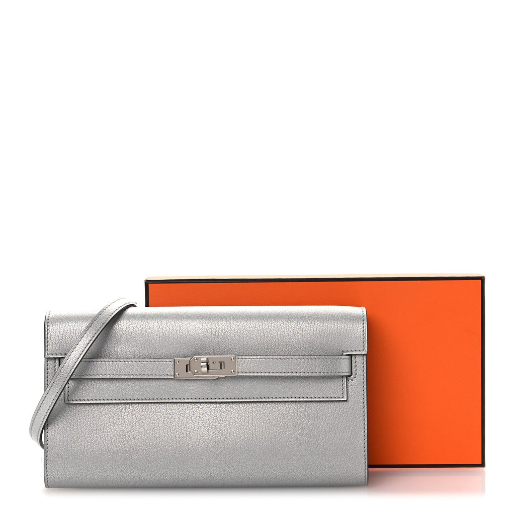 Metallic Chevre Chamkilight Kelly Wallet To Go Argent