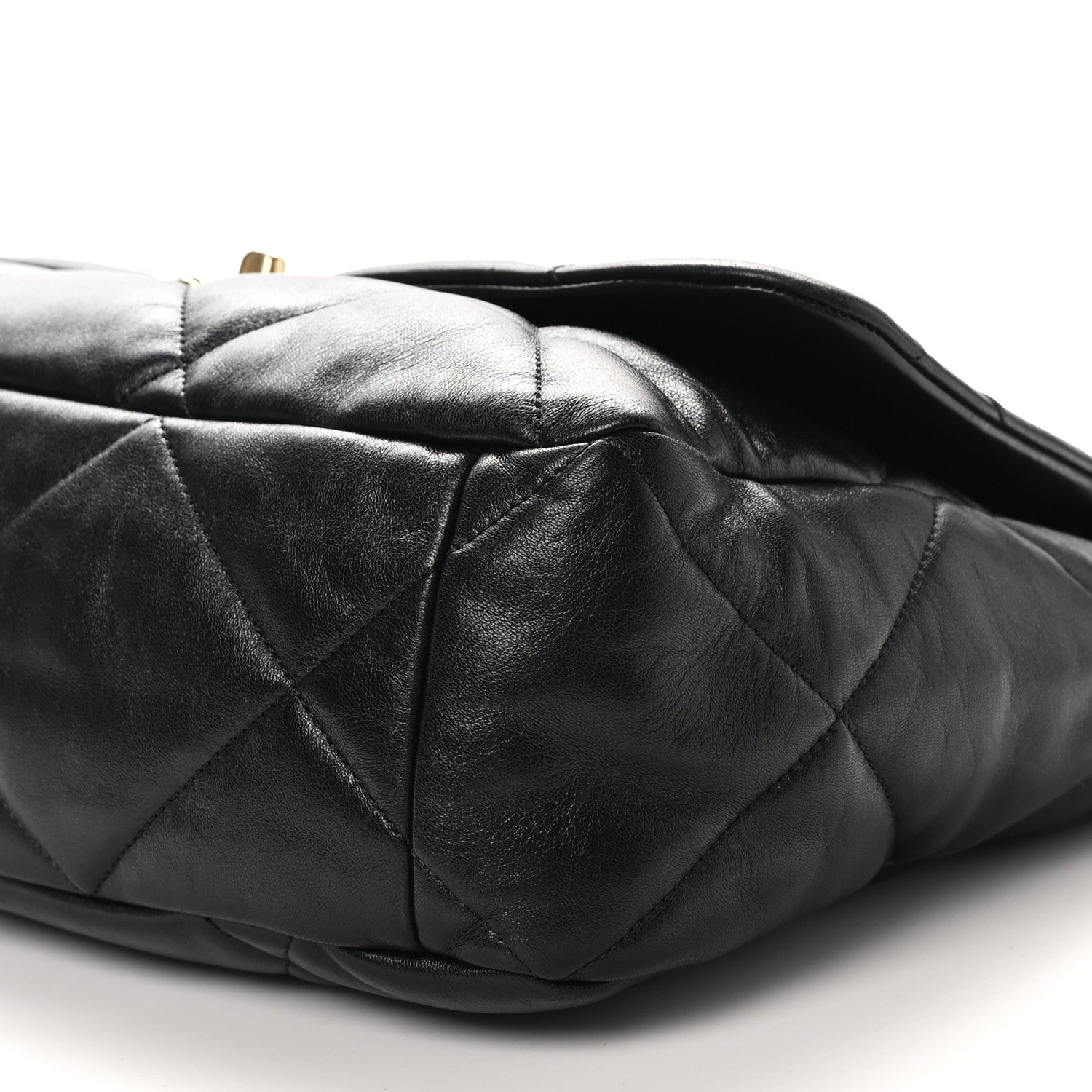 Lambskin Quilted Maxi Chanel 19 Flap Black