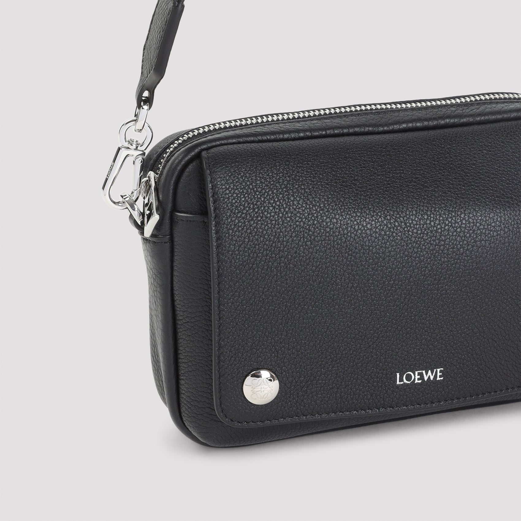 Loewe Pebble Messenger Small Bag Unisex