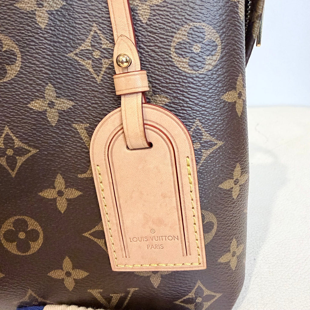 LOUIS VUITTON Petit Palais in Monogram Handbag Shoulder bag