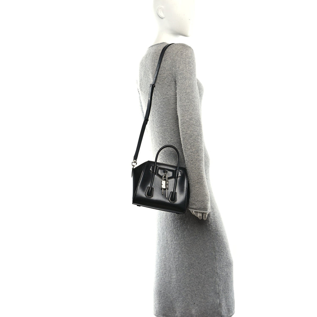 Box Calfskin Small Lock Antigona Shoulder Bag Black