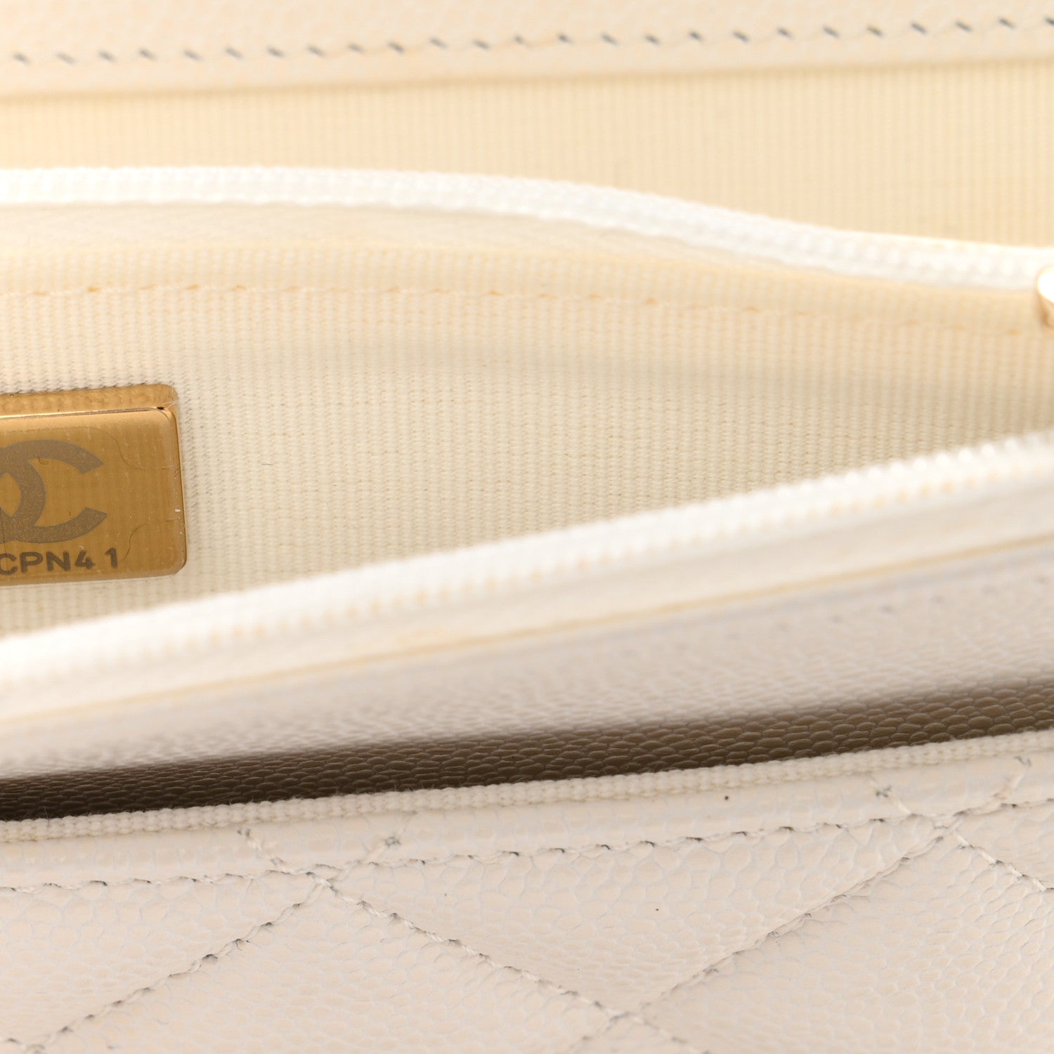 Caviar Quilted Wallet on Chain WOC White