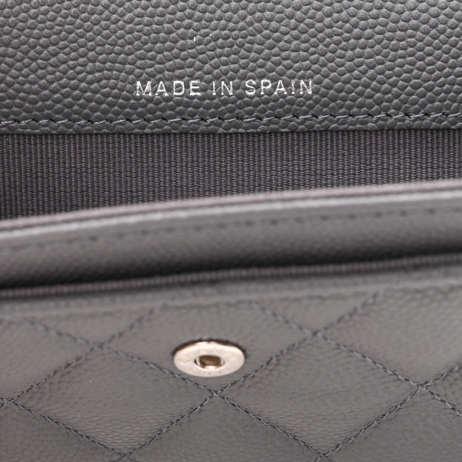 Shiny Caviar Enamel Quilted CC Flap Card Holder Grey