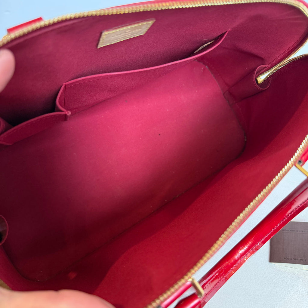 LOUIS VUITTON Vernis Alma MM Pomme D'Amour
