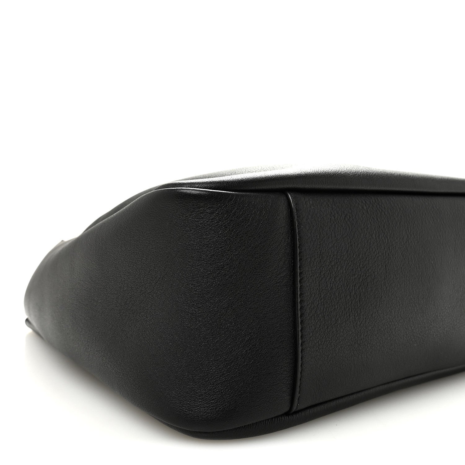Supple Calfskin Large Le 5 A 7 Soft Hobo  Black