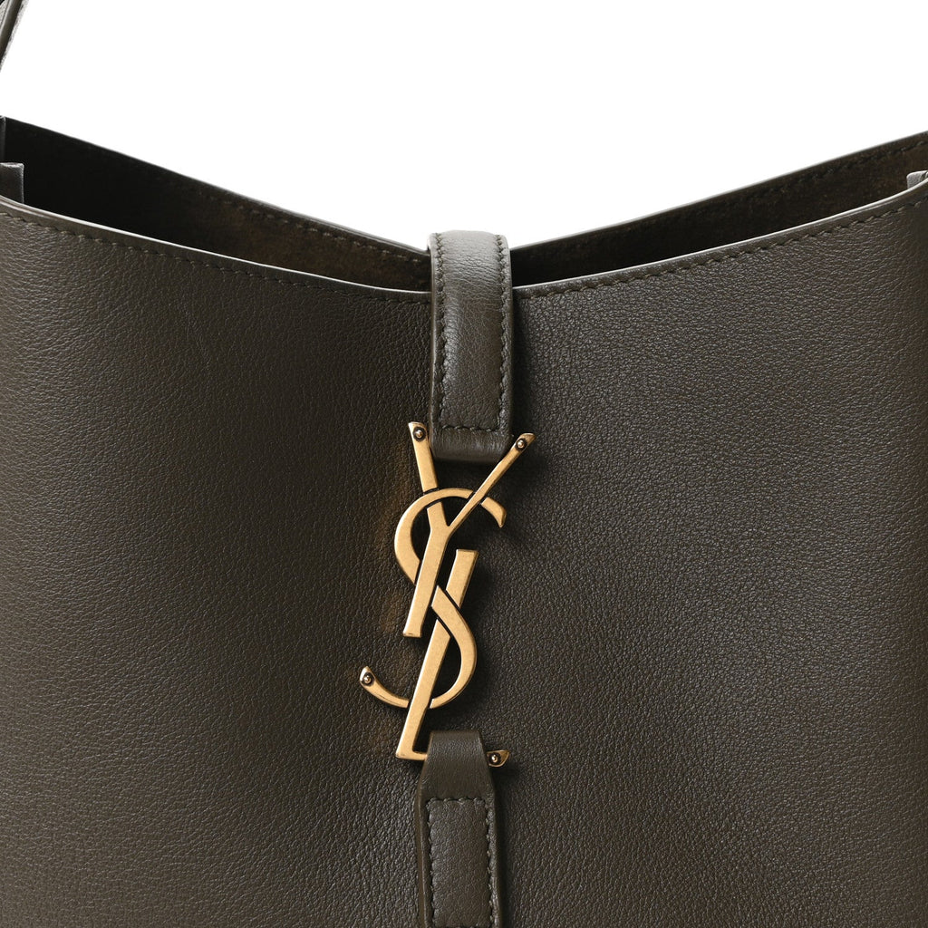 Smooth Calfskin Small Le 5 A 7 Soft Hobo Light Musk