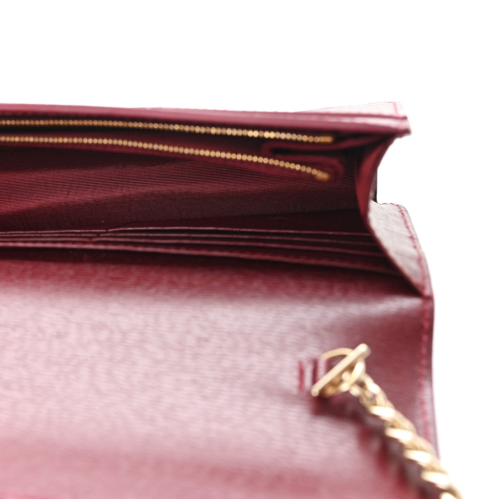Textured Calfskin Script Logo Wallet On Chain Rosso Ancora