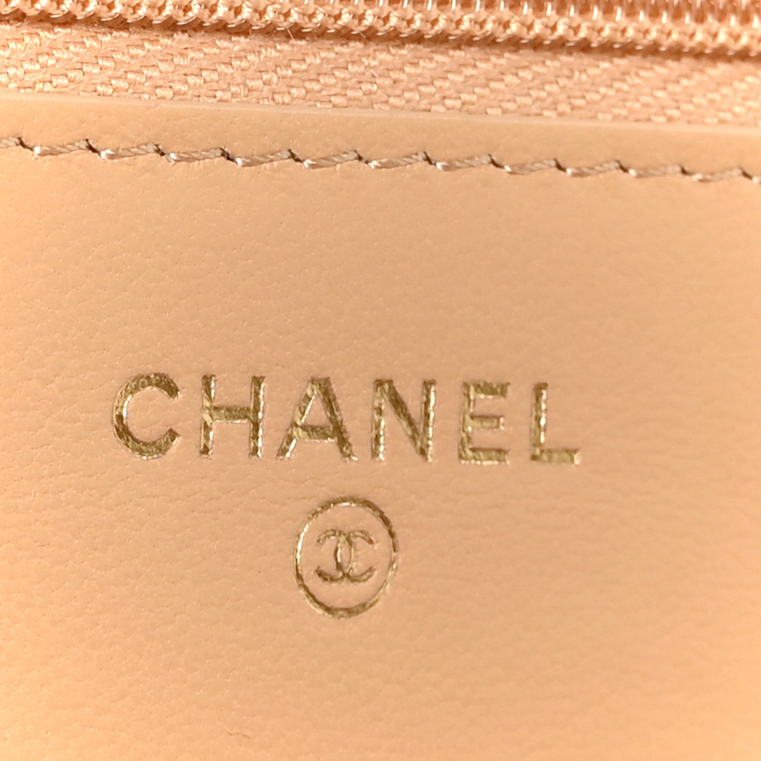 Lambskin Quilted Wallet On Chain WOC Beige Black