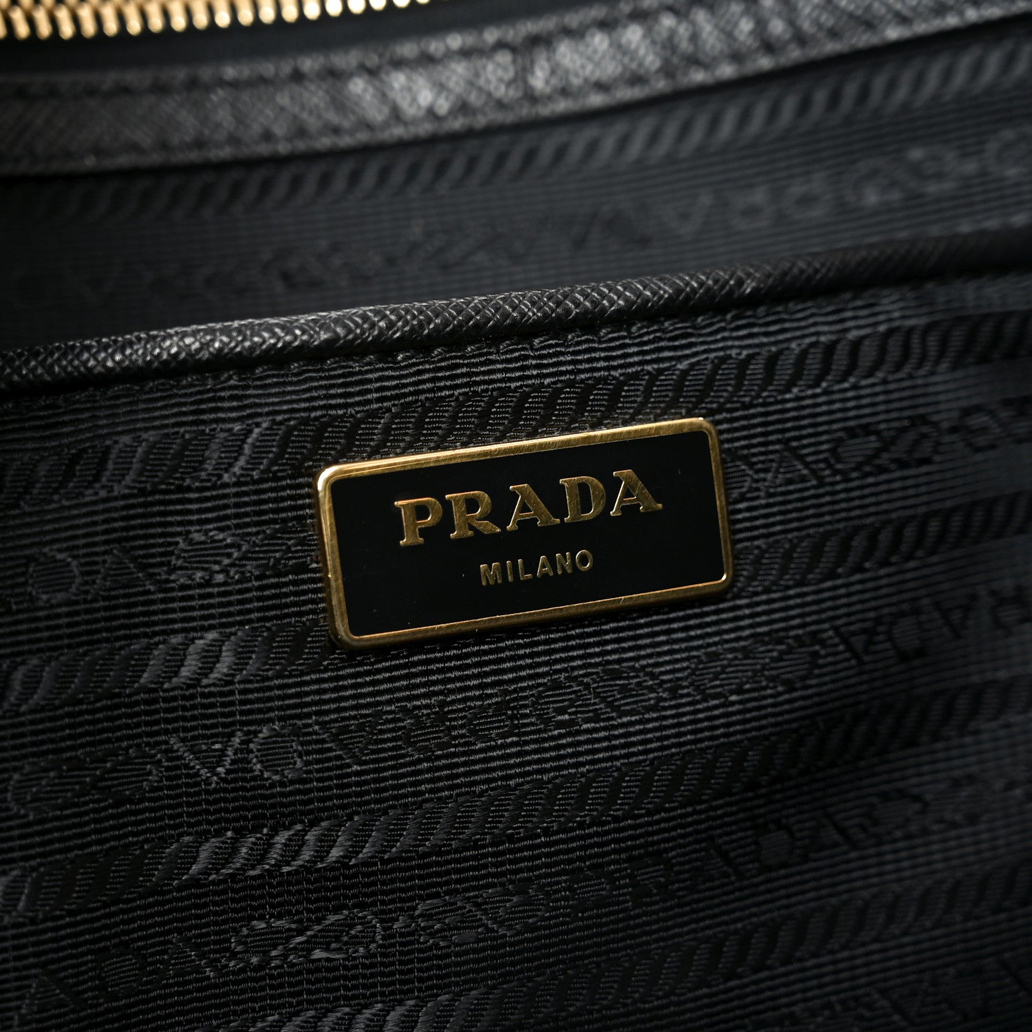 Saffiano Lux Large Galleria Double Zip Tote Black