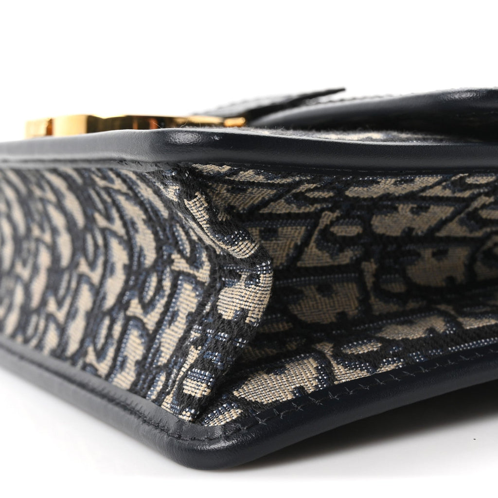 Oblique 30 Montaigne Flap Bag Blue