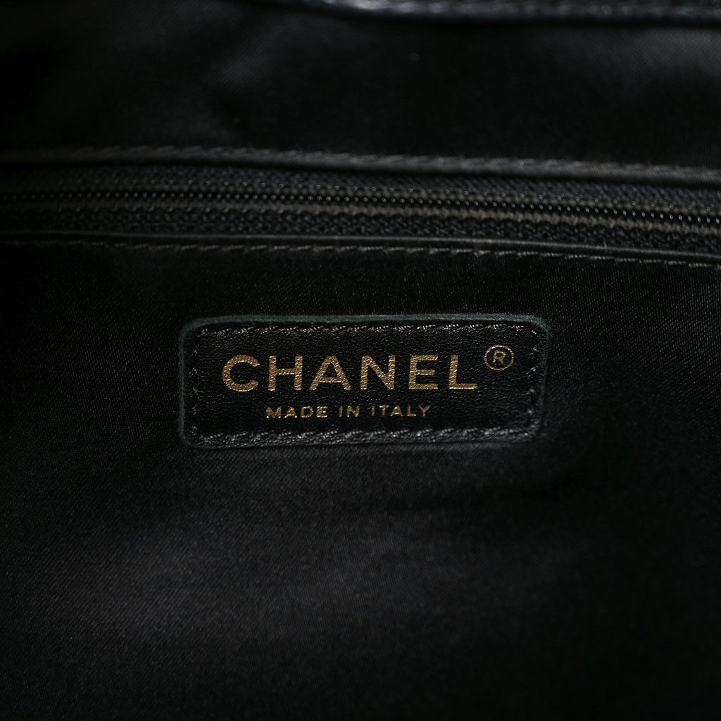 Caviar Quilted XL Grand Shopping Tote GST Black
